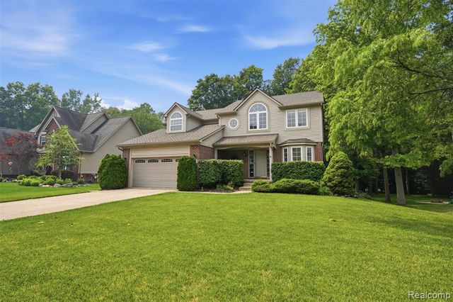 170 Fairhill Way, Howell, MI 48843