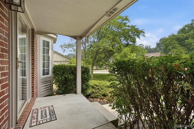 170 Fairhill Way, Howell, MI 48843