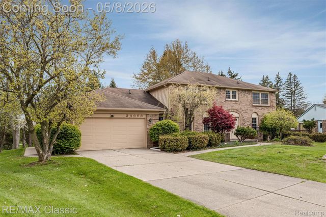 36953 Fox Glen, Farmington Hills, MI 48331