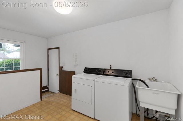 36953 Fox Glen, Farmington Hills, MI 48331