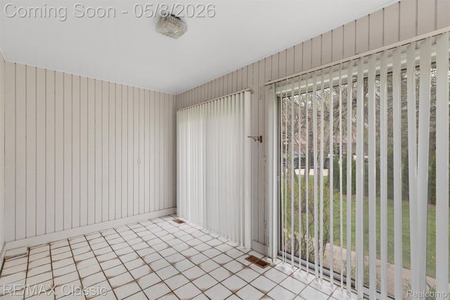 36953 Fox Glen, Farmington Hills, MI 48331