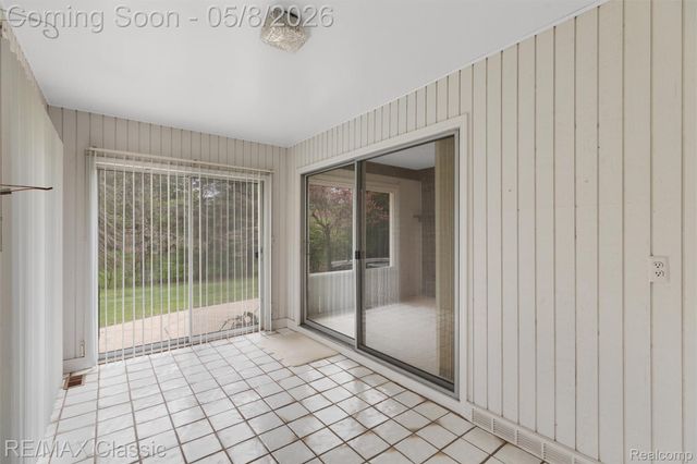 36953 Fox Glen, Farmington Hills, MI 48331