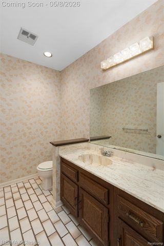 36953 Fox Glen, Farmington Hills, MI 48331