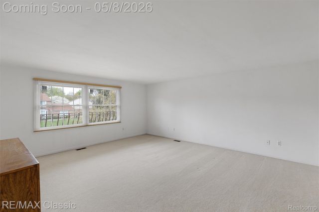 36953 Fox Glen, Farmington Hills, MI 48331