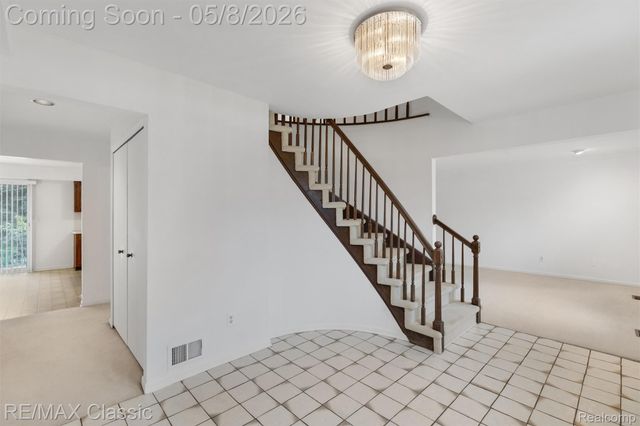 36953 Fox Glen, Farmington Hills, MI 48331