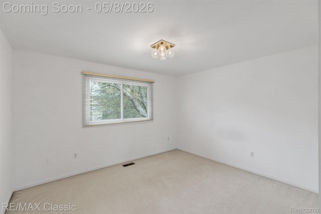 36953 Fox Glen, Farmington Hills, MI 48331