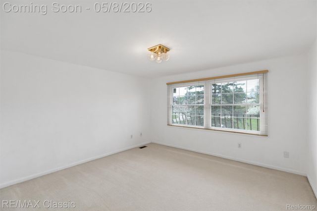 36953 Fox Glen, Farmington Hills, MI 48331