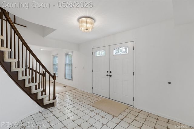 36953 Fox Glen, Farmington Hills, MI 48331