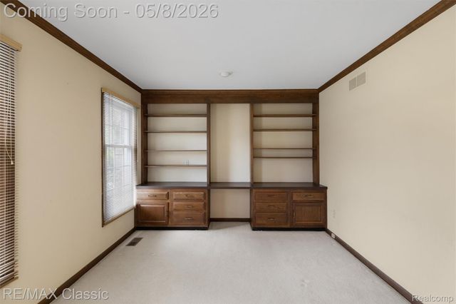 36953 Fox Glen, Farmington Hills, MI 48331