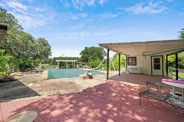 3541 State Highway 159, La Grange, TX 78945