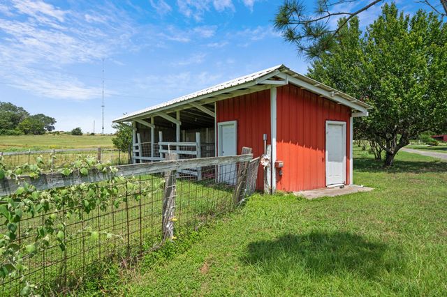 3541 State Highway 159, La Grange, TX 78945