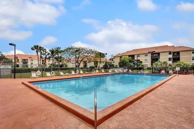 5721 Riverside Dr 103B5, Coral Springs, FL 33067