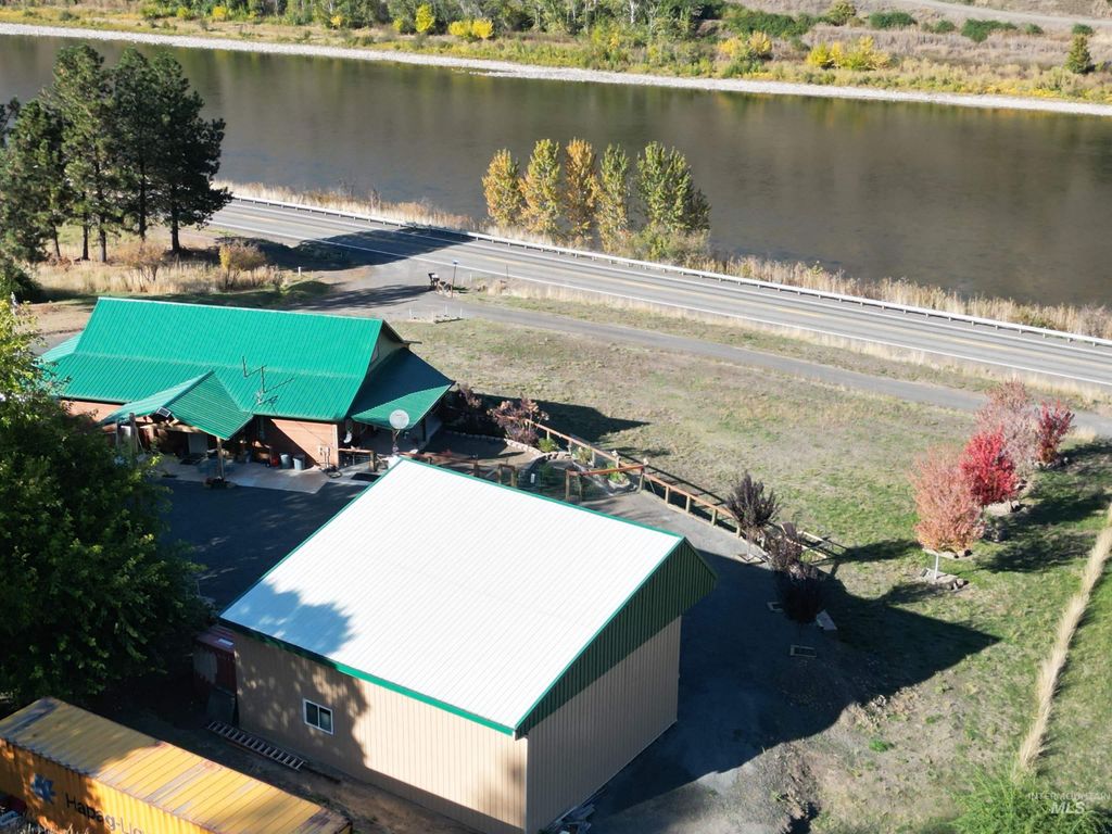 18631 Walnut Lane, Lenore, ID 83541 photo 4