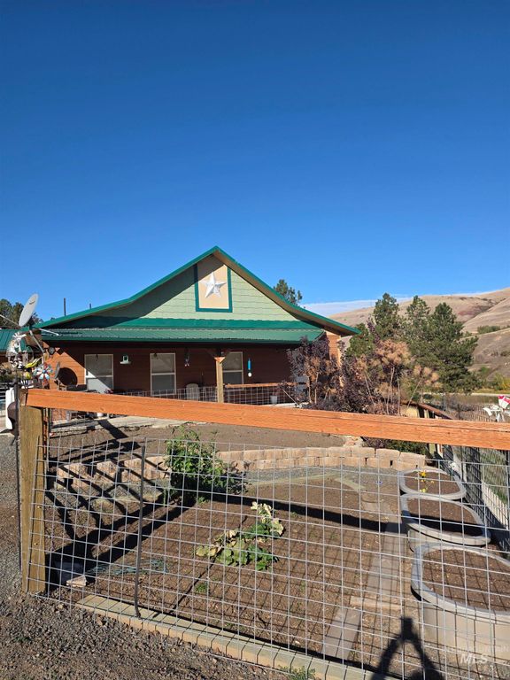 18631 Walnut Lane, Lenore, ID 83541 photo 5