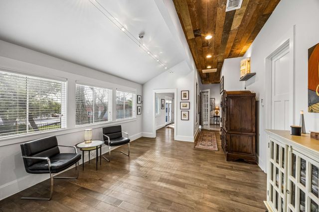 303 W Alamo Street, Brenham, TX 77833