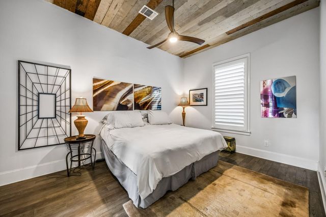 303 W Alamo Street, Brenham, TX 77833