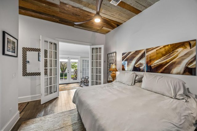 303 W Alamo Street, Brenham, TX 77833