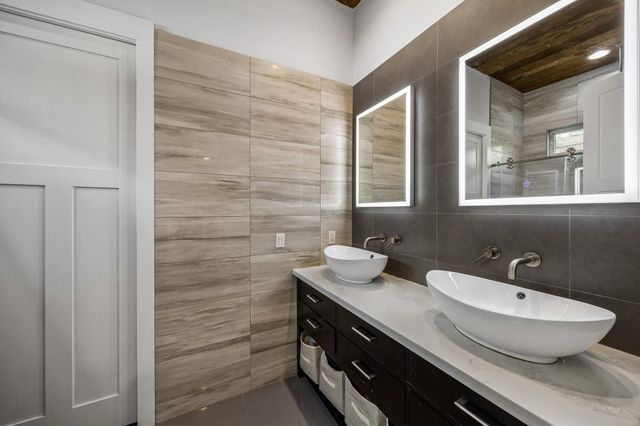 303 W Alamo Street, Brenham, TX 77833