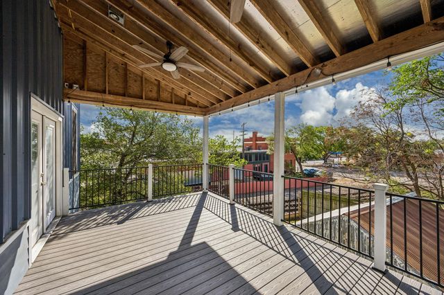 303 W Alamo Street, Brenham, TX 77833