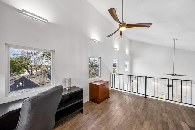 303 W Alamo Street, Brenham, TX 77833