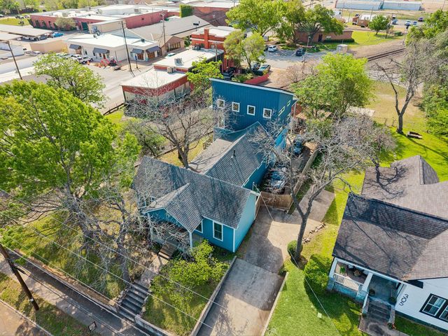 303 W Alamo Street, Brenham, TX 77833