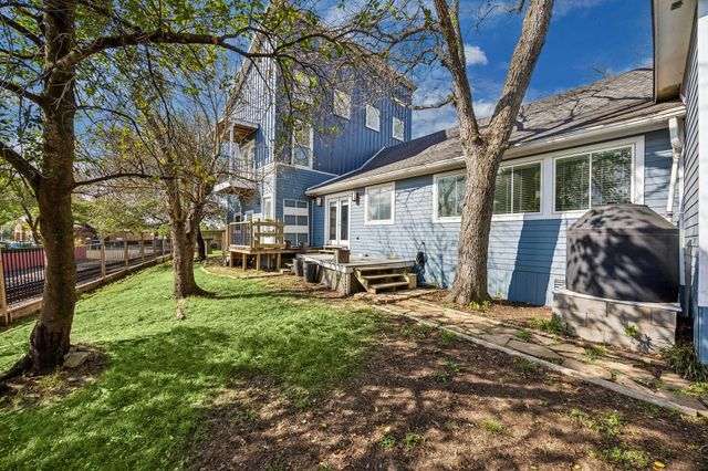 303 W Alamo Street, Brenham, TX 77833