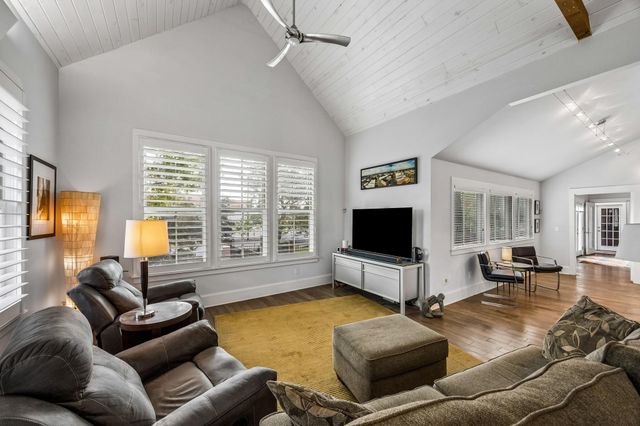 303 W Alamo Street, Brenham, TX 77833