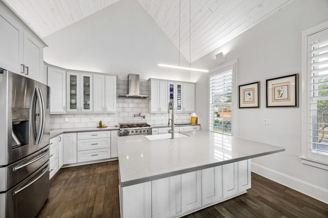 303 W Alamo Street, Brenham, TX 77833