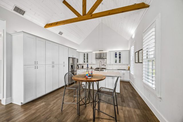 303 W Alamo Street, Brenham, TX 77833