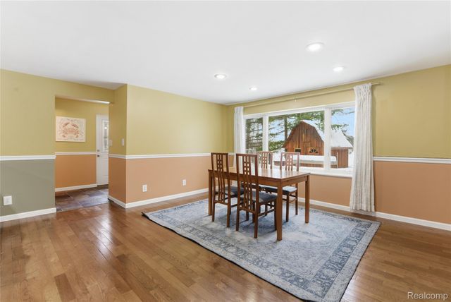 6290 Briggs Lake Drive, Brighton, MI 48116