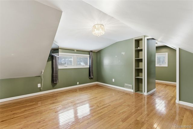 6290 Briggs Lake Drive, Brighton, MI 48116