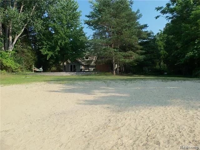 6290 Briggs Lake Drive, Brighton, MI 48116