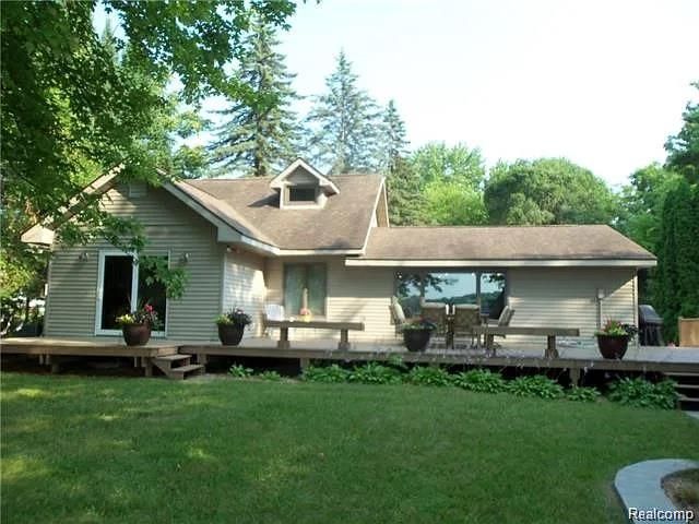 6290 Briggs Lake Drive, Brighton, MI 48116