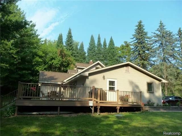 6290 Briggs Lake Drive, Brighton, MI 48116