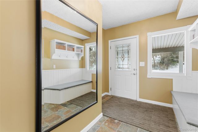 6290 Briggs Lake Drive, Brighton, MI 48116