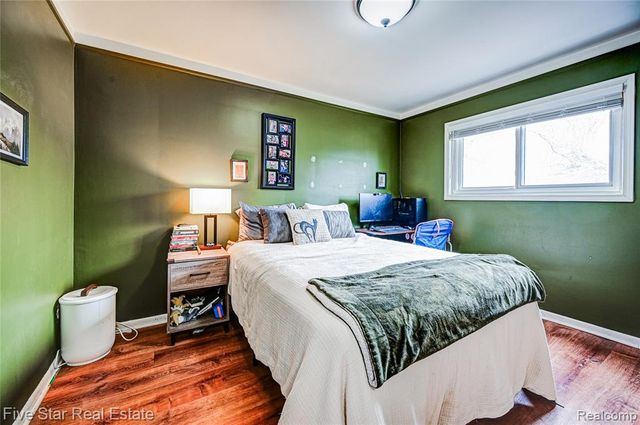 22708 Alger Street, Saint Clair Shores, MI 48080