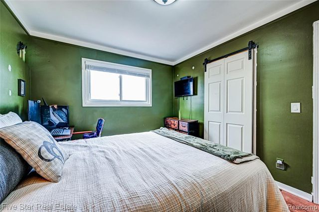 22708 Alger Street, Saint Clair Shores, MI 48080