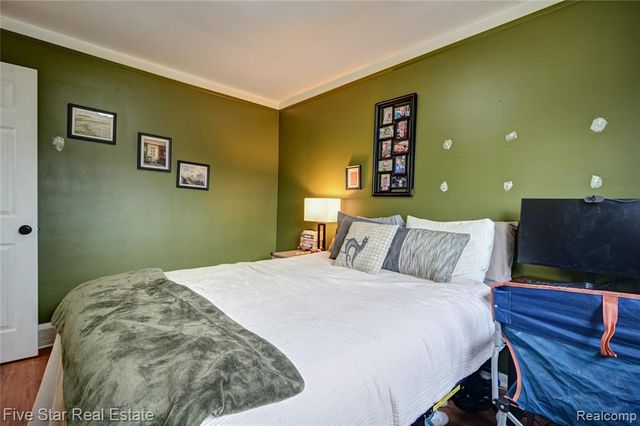 22708 Alger Street, Saint Clair Shores, MI 48080