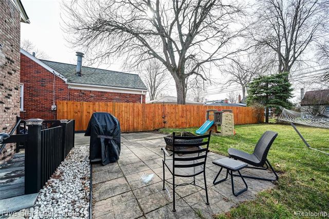 22708 Alger Street, Saint Clair Shores, MI 48080