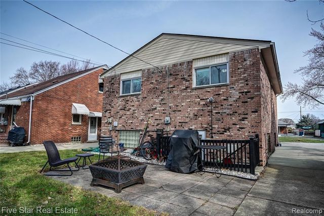 22708 Alger Street, Saint Clair Shores, MI 48080