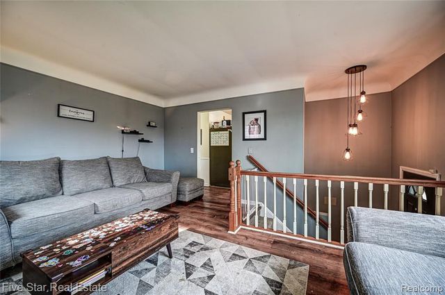 22708 Alger Street, Saint Clair Shores, MI 48080