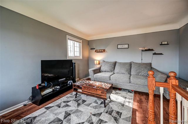 22708 Alger Street, Saint Clair Shores, MI 48080