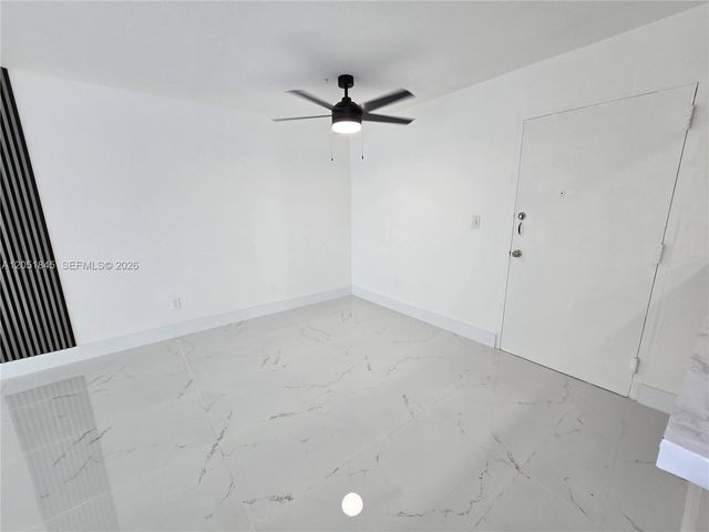 10375 N Kendall Dr J7, Miami, FL 33176