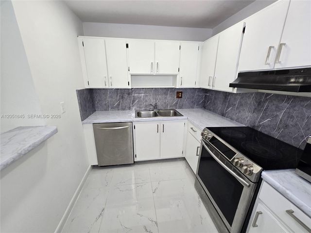 10375 N Kendall Dr J7, Miami, FL 33176