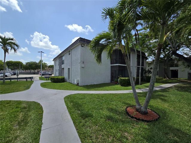 10375 N Kendall Dr J7, Miami, FL 33176