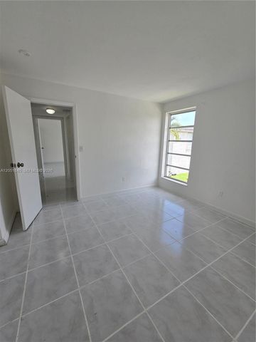 10375 N Kendall Dr J7, Miami, FL 33176