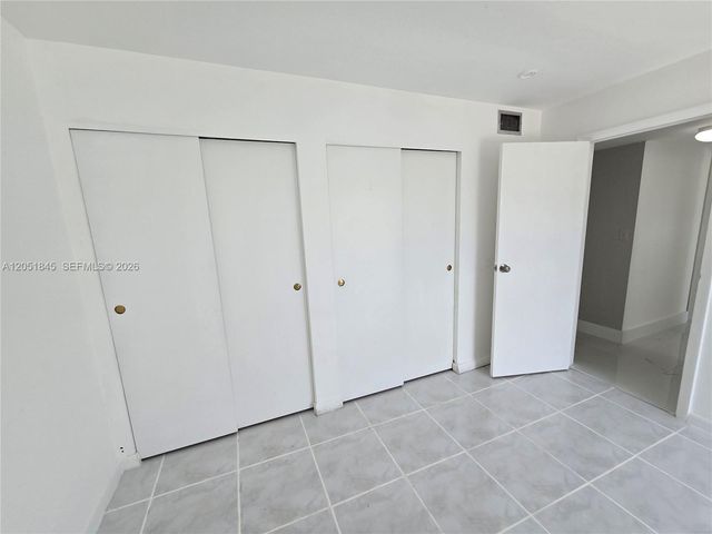 10375 N Kendall Dr J7, Miami, FL 33176