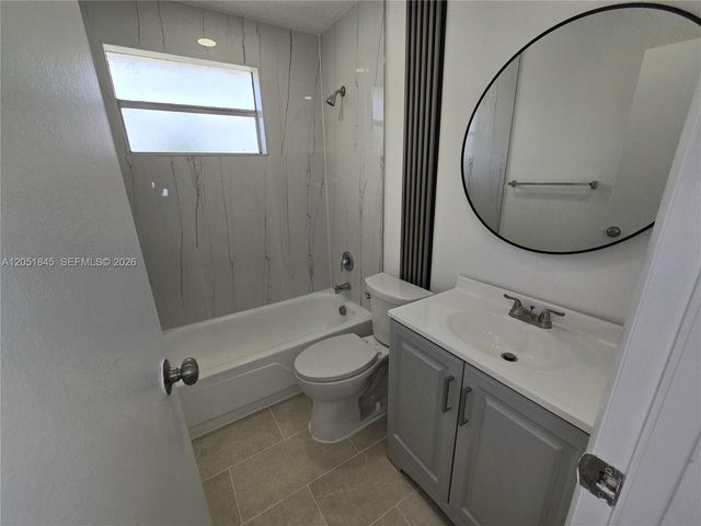 10375 N Kendall Dr J7, Miami, FL 33176