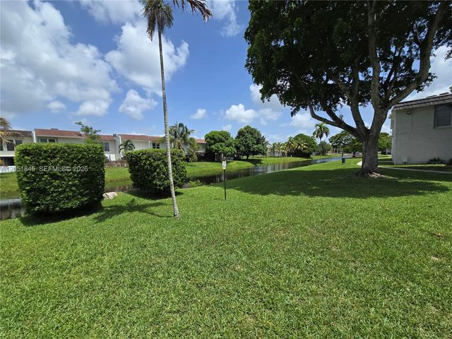 10375 N Kendall Dr J7, Miami, FL 33176