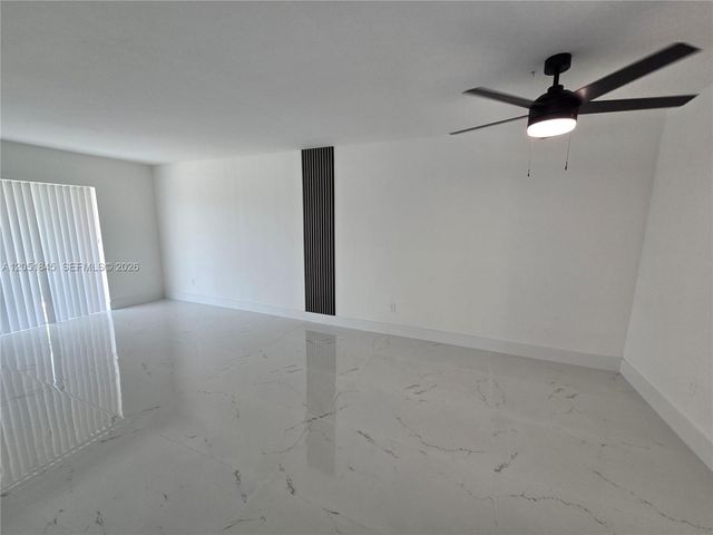 10375 N Kendall Dr J7, Miami, FL 33176